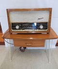 Salora putkiradio+ Philips levysoitin ja radiopyt/ Salora radio + Philips record player and radio table - Nro 6783